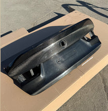 Load image into Gallery viewer, G2x 3/4 Series & G8x BMW M3/M4 CSL Style Carbon Fiber Trunk