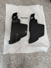 Load image into Gallery viewer, Eventuri BMW E9X M3 S65 Carbon Fiber Airbox Lid