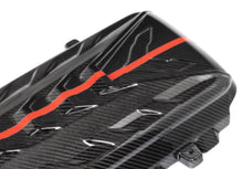 Load image into Gallery viewer, Eventuri Chevrolet C8 Corvette Black Carbon Engine Cover