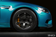 Load image into Gallery viewer, iND e9x m3 painted front reflector set - iND Distribution