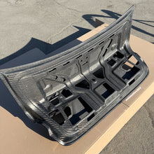 Load image into Gallery viewer, G2x 3/4 Series & G8x BMW M3/M4 CSL Style Carbon Fiber Trunk