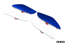 Load image into Gallery viewer, IND F95 X5M / F96 X6M Painted Rear Reflector Set