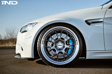 Load image into Gallery viewer, iND e9x m3 painted front reflector set - iND Distribution