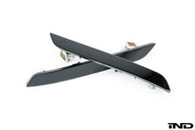Load image into Gallery viewer, iND e70 x5m e71 x6m painted front reflector set - iND Distribution