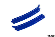 Load image into Gallery viewer, iND f90 m5 painted front reflector set - iND Distribution