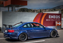 Load image into Gallery viewer, BMW E9x M3 Carbon Fiber Fender Vents