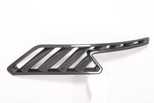 Load image into Gallery viewer, BMW E9x M3 Carbon Fiber Fender Vents