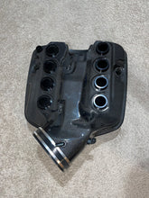 Load image into Gallery viewer, Eventuri Carbon Fiber Plenum BMW E9x M3