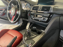 Load image into Gallery viewer, BMW F Series INDUKTIV Wireless Device Charging Unit (F3x Pre Lci / F8x M3/M4)