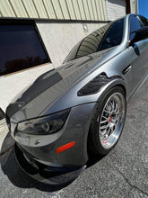 Load image into Gallery viewer, BMW E9x M3 Carbon Fiber Fender Vents