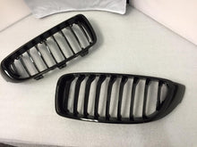 Load image into Gallery viewer, BMW Black Kidney Grills