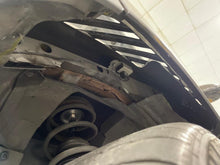 Load image into Gallery viewer, BMW E9x M3 Carbon Fiber Fender Vents