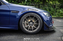 Load image into Gallery viewer, BMW E9x M3 Carbon Fiber Fender Vents