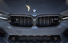 Load image into Gallery viewer, F90 M5 LCI AutoTecknic Replacement Dry Carbon Grille Surround
