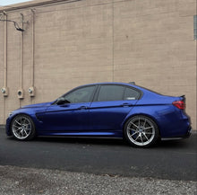 Load image into Gallery viewer, F8x M3/M4 P Style Side Skirt Extensions
