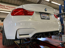 Load image into Gallery viewer, F8x M3/M4 Big Fin Performance Carbon Fiber Rear Diffuser
