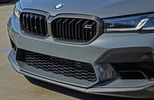 Load image into Gallery viewer, F90 M5 LCI AutoTecknic Replacement Dry Carbon Grille Surround
