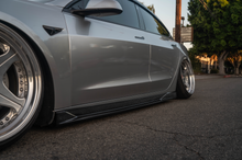 Load image into Gallery viewer, Street Hunter Tesla Model 3 Side Skirts
