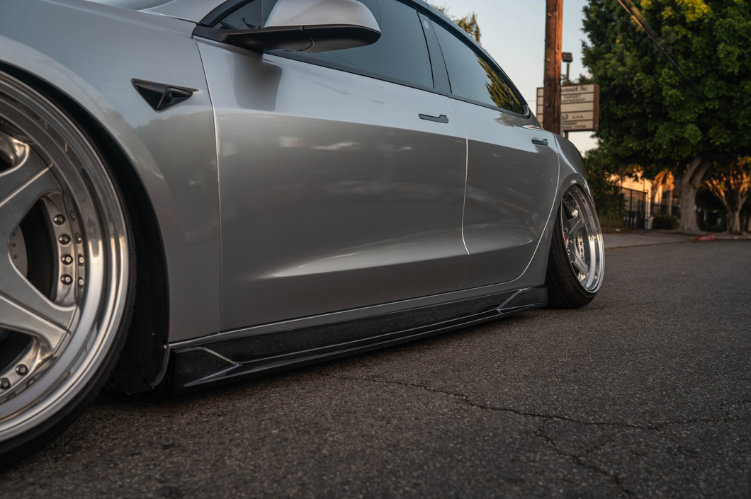 Street Hunter Tesla Model 3 Side Skirts