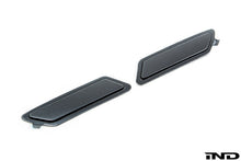 Load image into Gallery viewer, iND f30 3 series painted front reflector set - iND Distribution
