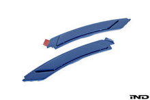 Load image into Gallery viewer, iND e90 3 series painted front reflector set - iND Distribution
