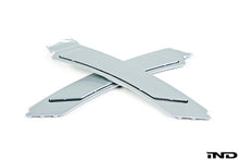 Load image into Gallery viewer, iND e90 3 series painted front reflector set - iND Distribution
