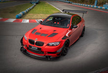 Load image into Gallery viewer, BMW E9x M3 Carbon Fiber Fender Vents
