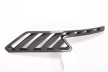 Load image into Gallery viewer, BMW F8X M2 M3 M4 Carbon Fiber Fender Vents
