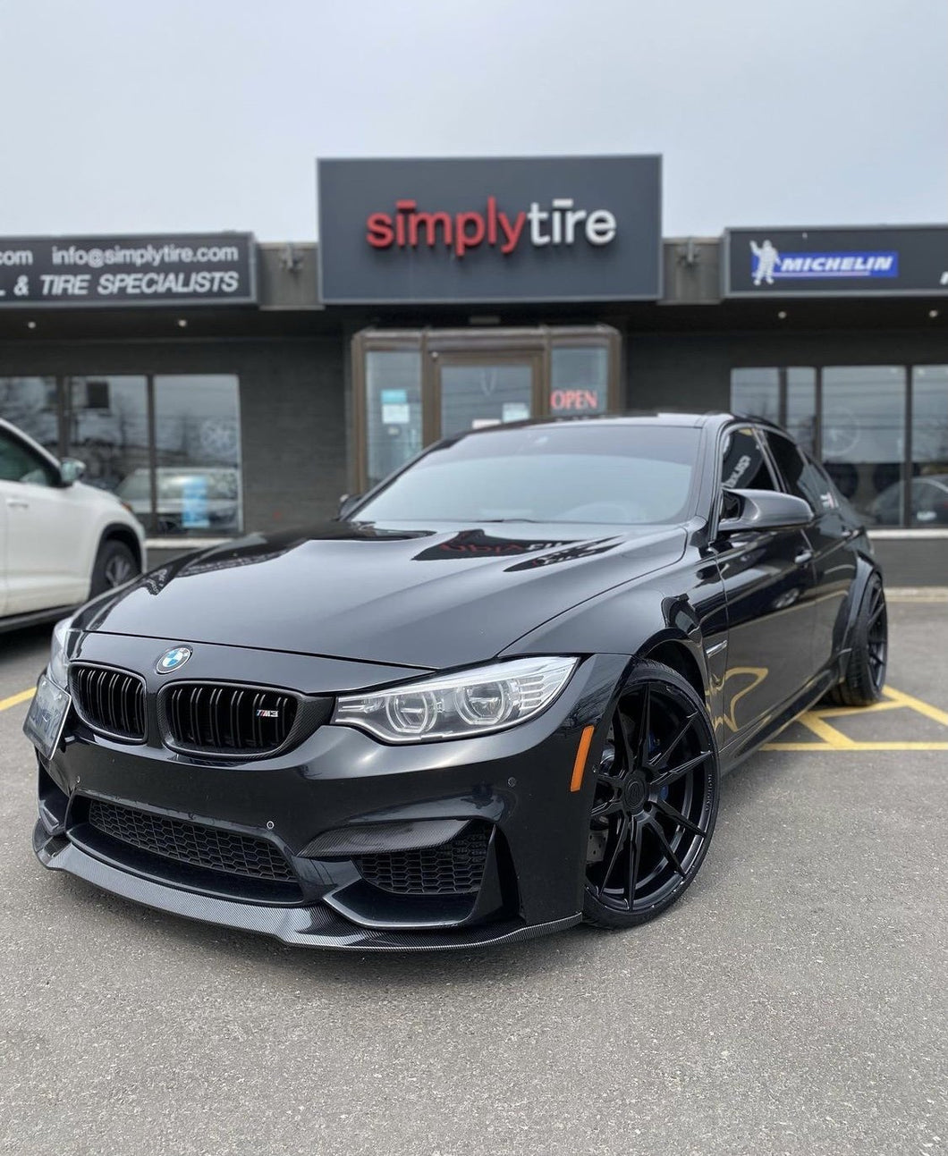 BMW F8x M3/M4 CS Style Carbon Fiber Front Lip