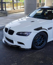 Load image into Gallery viewer, BMW E9x M3 Carbon Fiber Fender Vents
